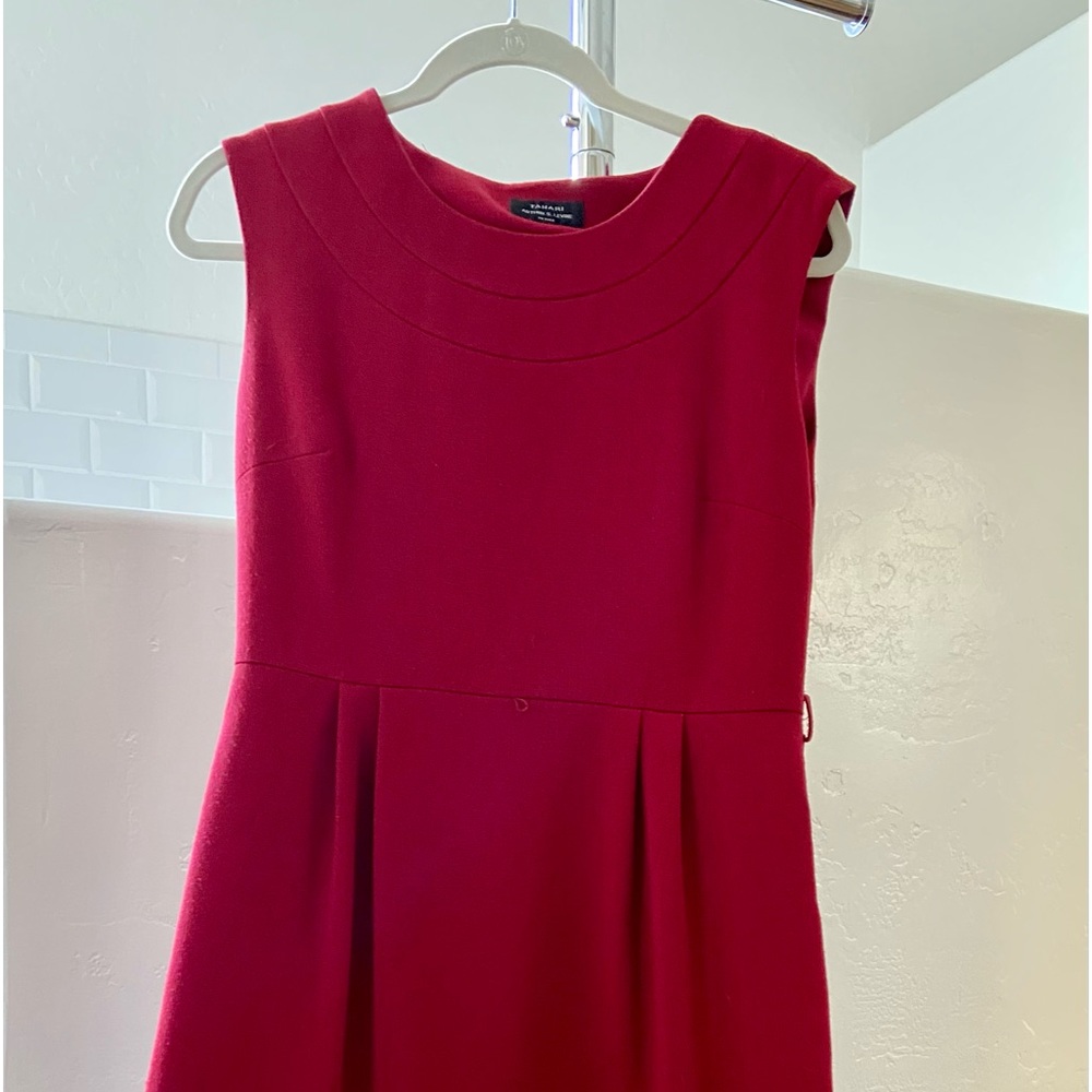 Tahari red wool dress - size 8 P